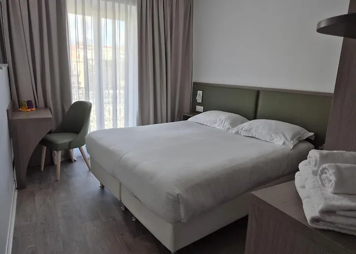 Ligure 3* Κάννες