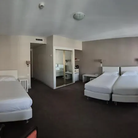 오뗄 리구리아 3*